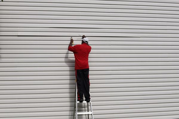 Cost of Siding Reattachment in Athens